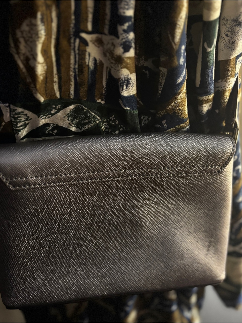 kate spade metallic gray crossbody with gold hardware - Picture 8 of 10
